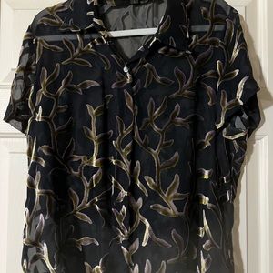 Woman’s Karen Kane Life Style Blouse